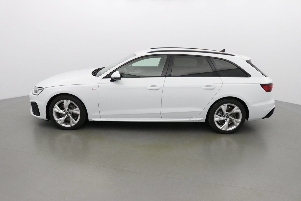 Audi A4 - AVANT S line EDITION 163